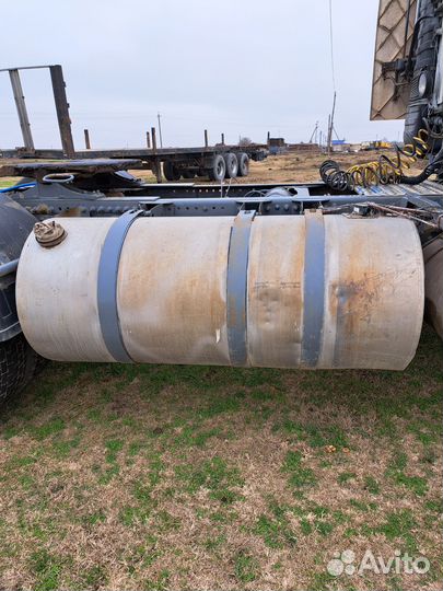 Топливный бак вольво Америка