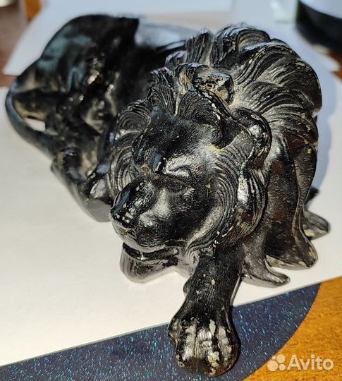 Статуэтка лев