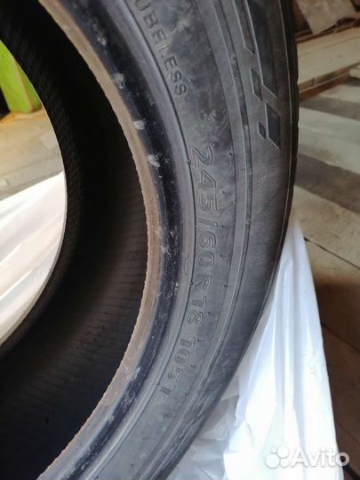 Kumho Crugen Premium KL33 245/60 R18 T