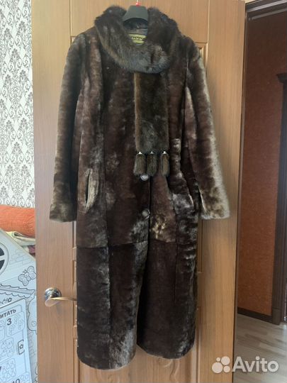 Шуба мутоновая с норковым воротником