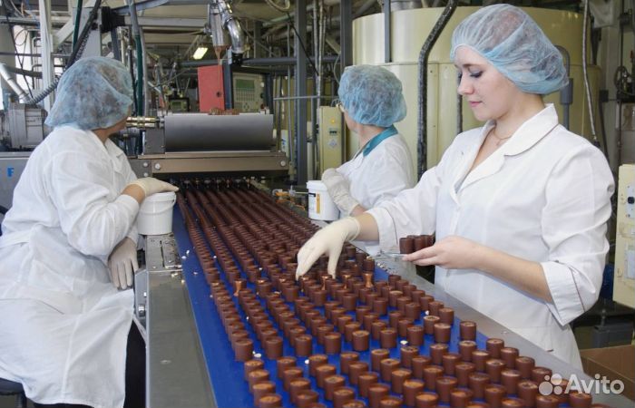 Упаковщик конфет сидя с питанием и проживанием