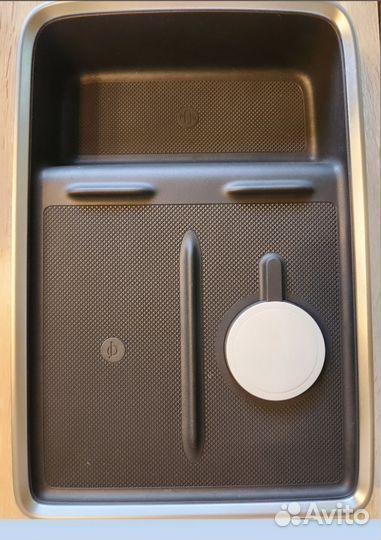 Беспроводная зарядная панель Lixiang