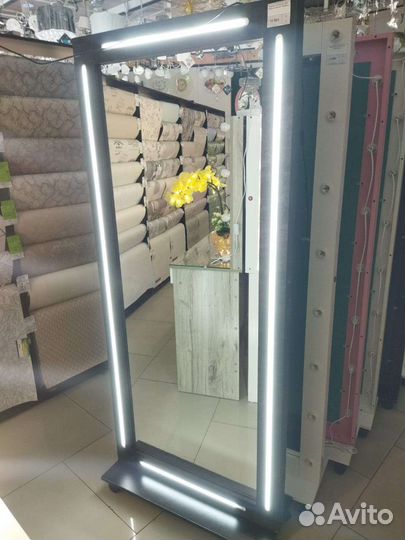 Зеркало с подсветкой в полный рост