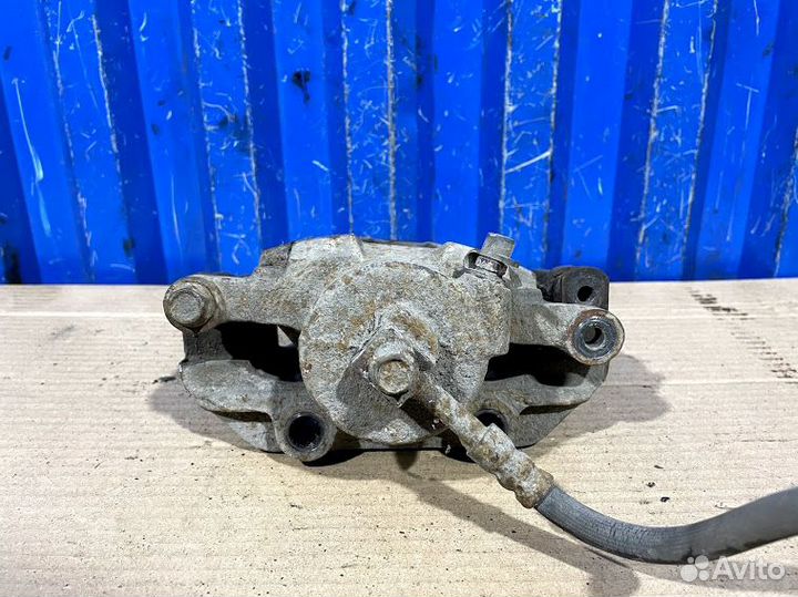 Суппорт передний правый Daewoo Nexia N100 1.5