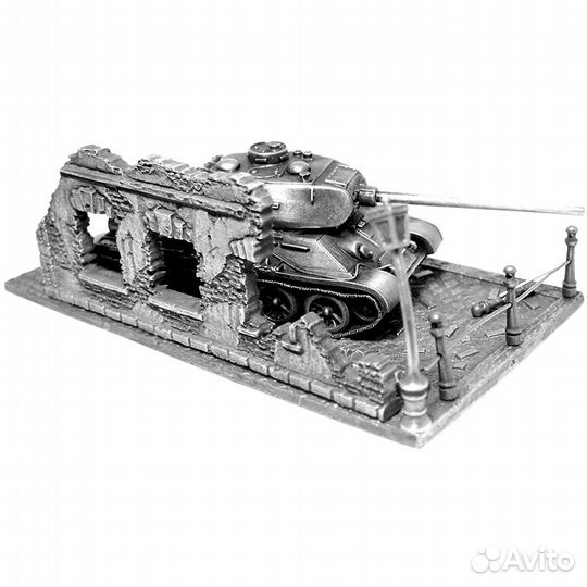 Диорама танка Т-34-85 из металла 1:72