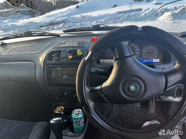 Mazda Familia 1.6 AT, 2000, битый, 145 000 км