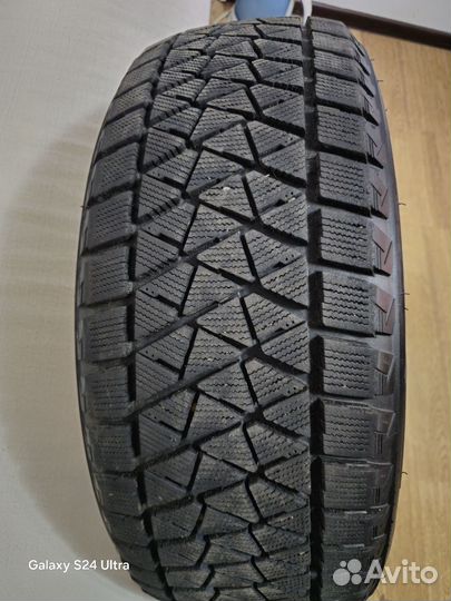 Bridgestone Blizzak DM-V2 235/55 R19 105R