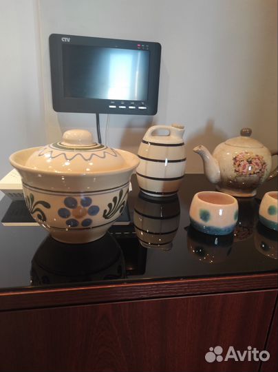 Чайник, маслёнка,кувшин, сахарница, подсвечники