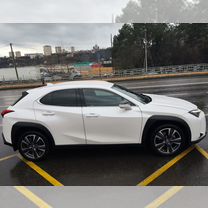 Lexus UX 2.0 CVT, 2019, 90 000 км, с пробегом, цена 3 300 000 руб.