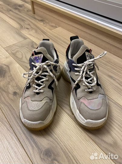 Кроссовки женские abricot