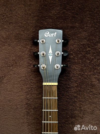 Электроакустическая гитара Cort SFX-E-3TSS
