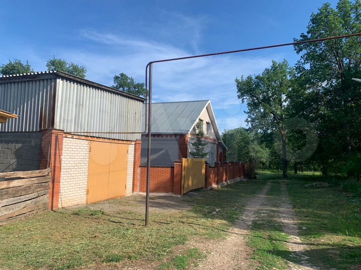 Дом 190 м² на участке 8 сот.