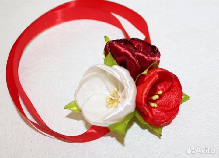 Украшение на руку для подружек невесты и бабочки