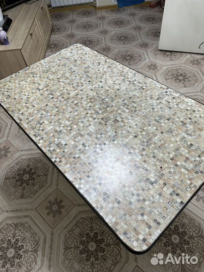 Кухонный стол