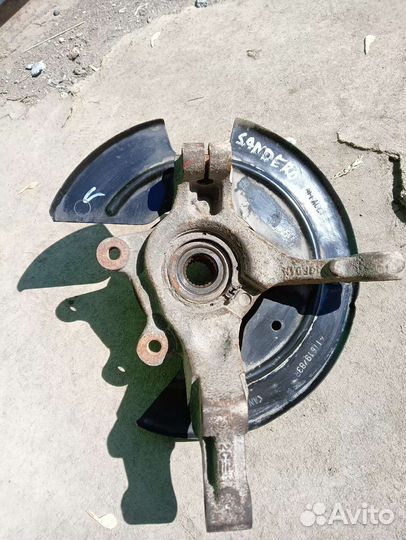 Продам ступицу пер. Лев. Рено сандеро.покупал за 3