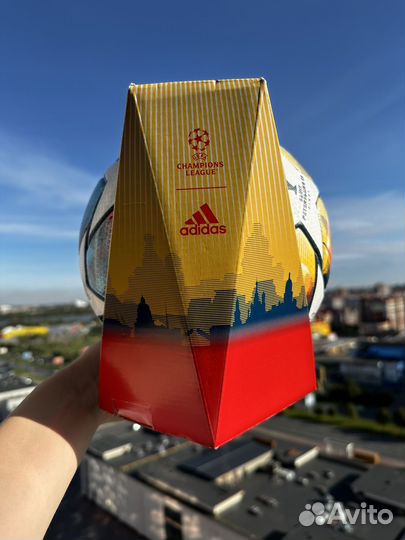 Футбольный мяч финал Лиги чемпионов22 Питер