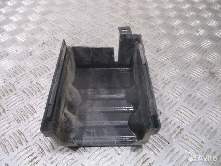 Крышка электроблока Iveco 504051616