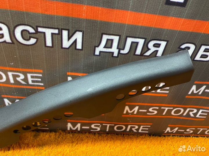 Накладка на порог салона задняя правая Audi A4