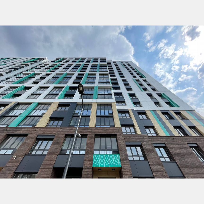 2-к. квартира, 70,6 м², 1/17 эт.