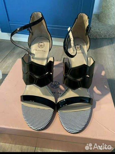 Босоножки новые Эконика 41