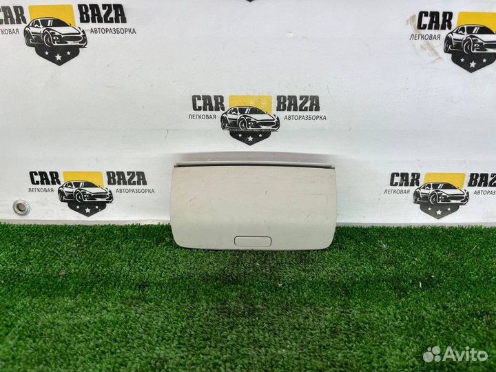 Вещевой ящик Volkswagen Passat