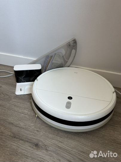 Робот-пылесос Xiaomi Mi Robot Vacuum-Mop Global