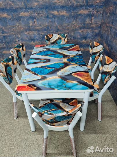 Кухонный стол и стулья