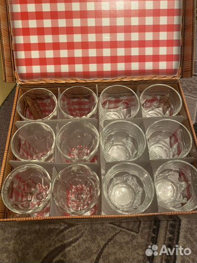 Набор бокалов для вина и стаканов для воды