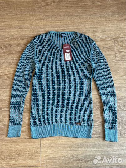 Свитер новый