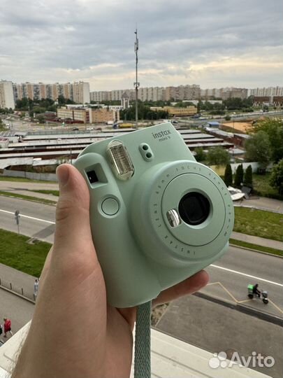 Плёночный фотоаппарат instax mini 9