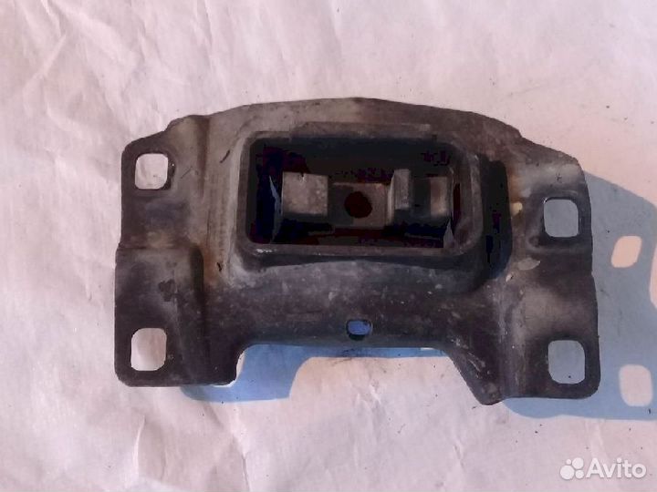 Опора двигателя (подушка двс) передняя левая BP4N3