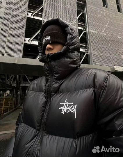 Пуховик Stussy Черный с вышивкой