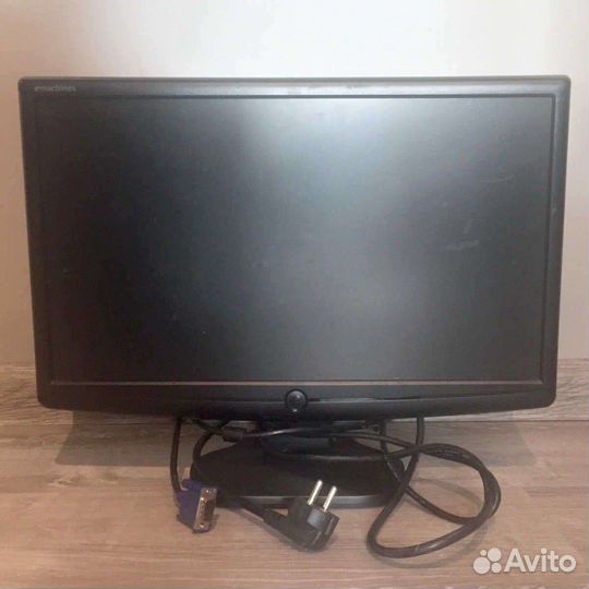 Монитор 19