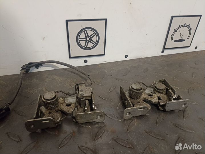 Замок капота для BMW X5 E70