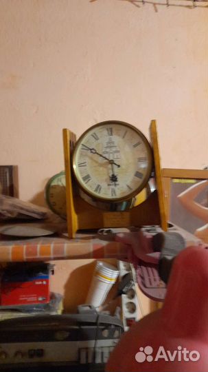 Старинные настенные антикварные часы с боем