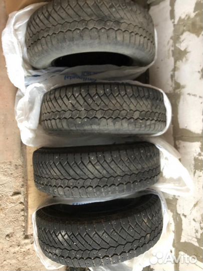 Continental IceContact 2 SUV 215/65 R16