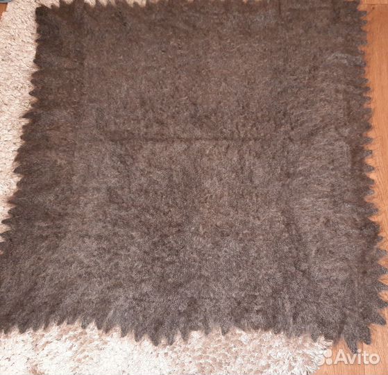 Платок пуховой козий, ручной работы