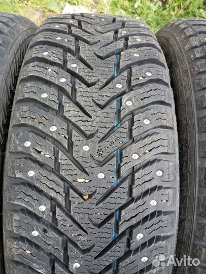 Nokian Tyres Hakkapeliitta 8 SUV 215/65 R17