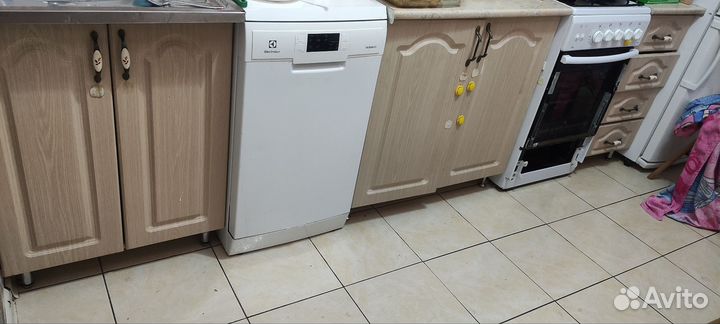Кухонный гарнитур 1.8м