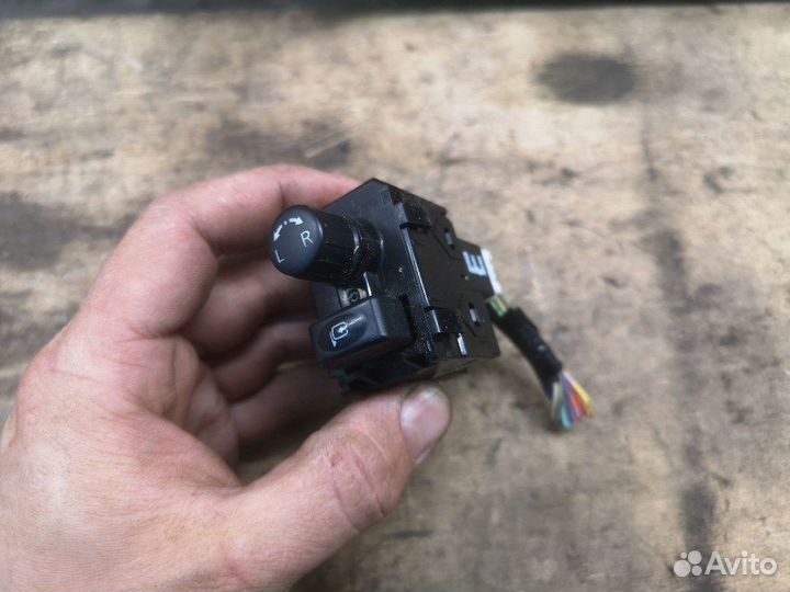 Кнопка складывания зеркал Ниссан Х-Трейл Т31