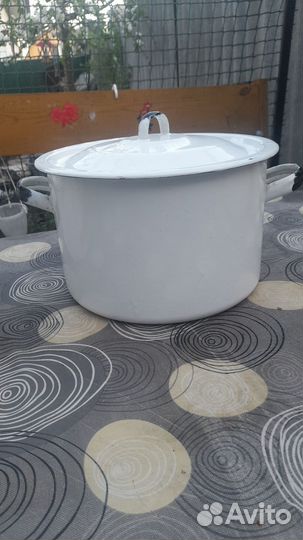 Кастрюля эмалированная