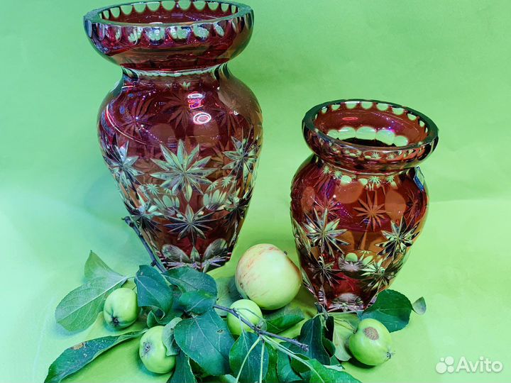 Две цветочные вазы малиновый хрусталь германия