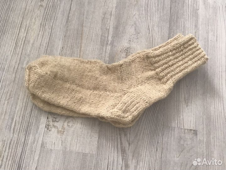 Шерстяные носки ручной вязки