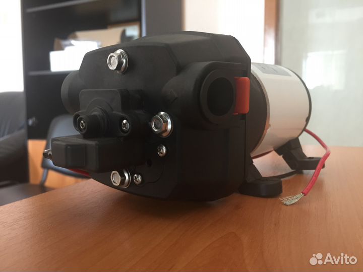 Насос 12 вольт, 17 л/мин, 2,8 Бар