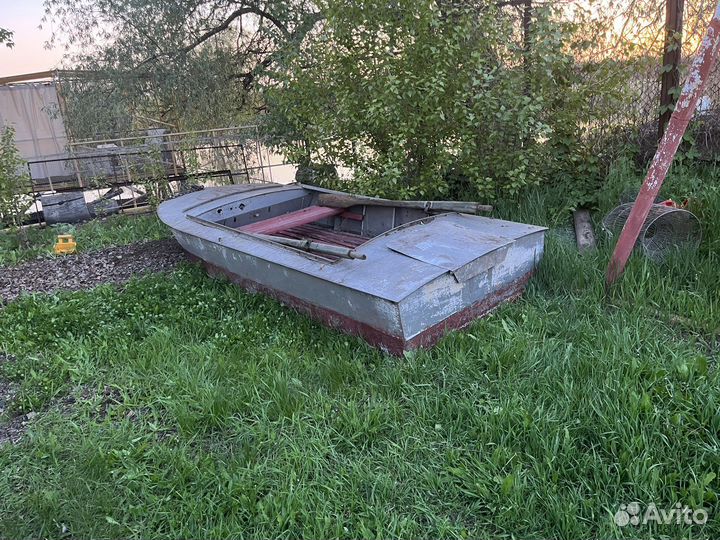 Лодка алюминиевая