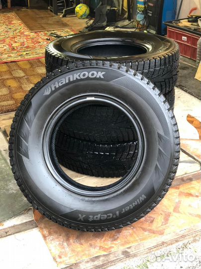 Hankook Winter I'Cept X RW10 235/75 R15