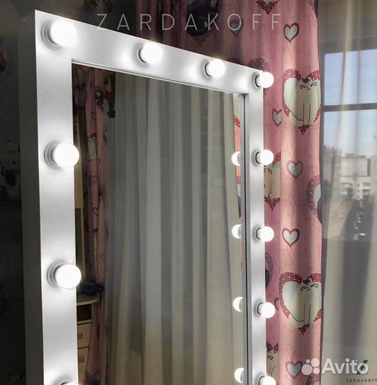 Гримерное зеркало с подсветкой
