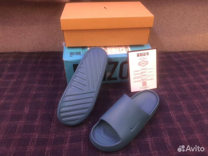 Nike calm slide