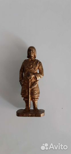 Игрушки из киндера