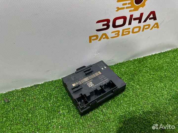 Блок управления дверьми задний левый Porsche